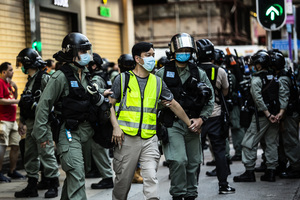 抗議國安法 港人：奪回香港 做好戰鬥準備