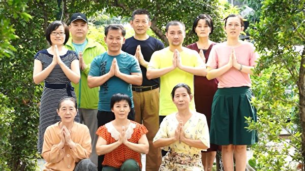 泰國曼谷文曲星法輪功學員恭祝師尊新年快樂。(明慧網)