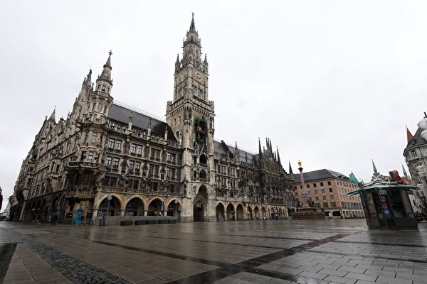 疫情下，昔日慕尼黑市人頭攢動的馬琳廣場已變得空空如也。（CHRISTOF STACHE/AFP via Getty Images）