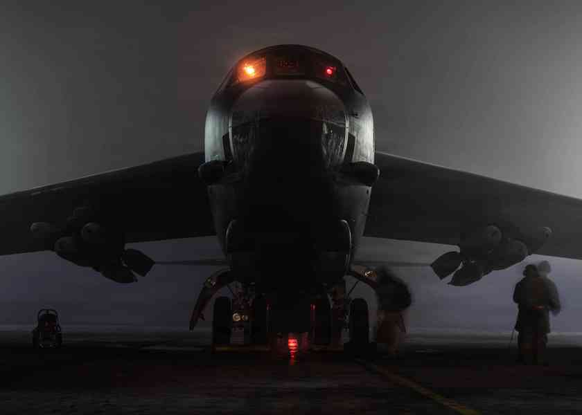 美財長預告：美軍今晚將大規模轟炸伊朗