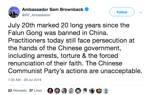 美國國務院國際宗教自由大使布朗貝克（Sam Brownback）發表推特，譴責中共迫害法輪功。（推特截圖）
