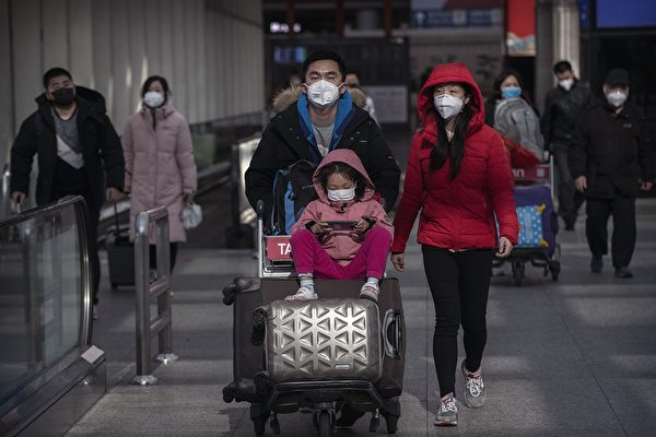 中共肺炎在中國大陸各個地區引發擔憂。日媒記者2020年2月8日發文，講述她回青島過年的經歷。圖為示意圖。（Kevin Frayer/Getty Images）