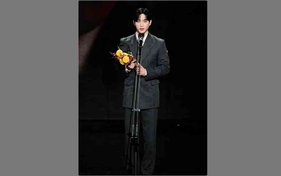 徐康俊憑藉《臥底高中》榮獲MBC演技大賞