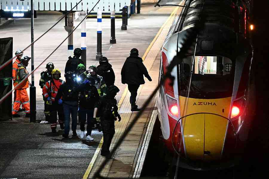 英國持刀傷人案11人受傷 鐵路安全引關注