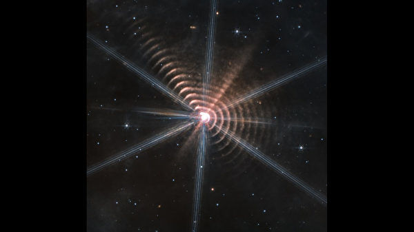 韋伯望遠鏡拍到神秘光環 令天文學家困惑不解
