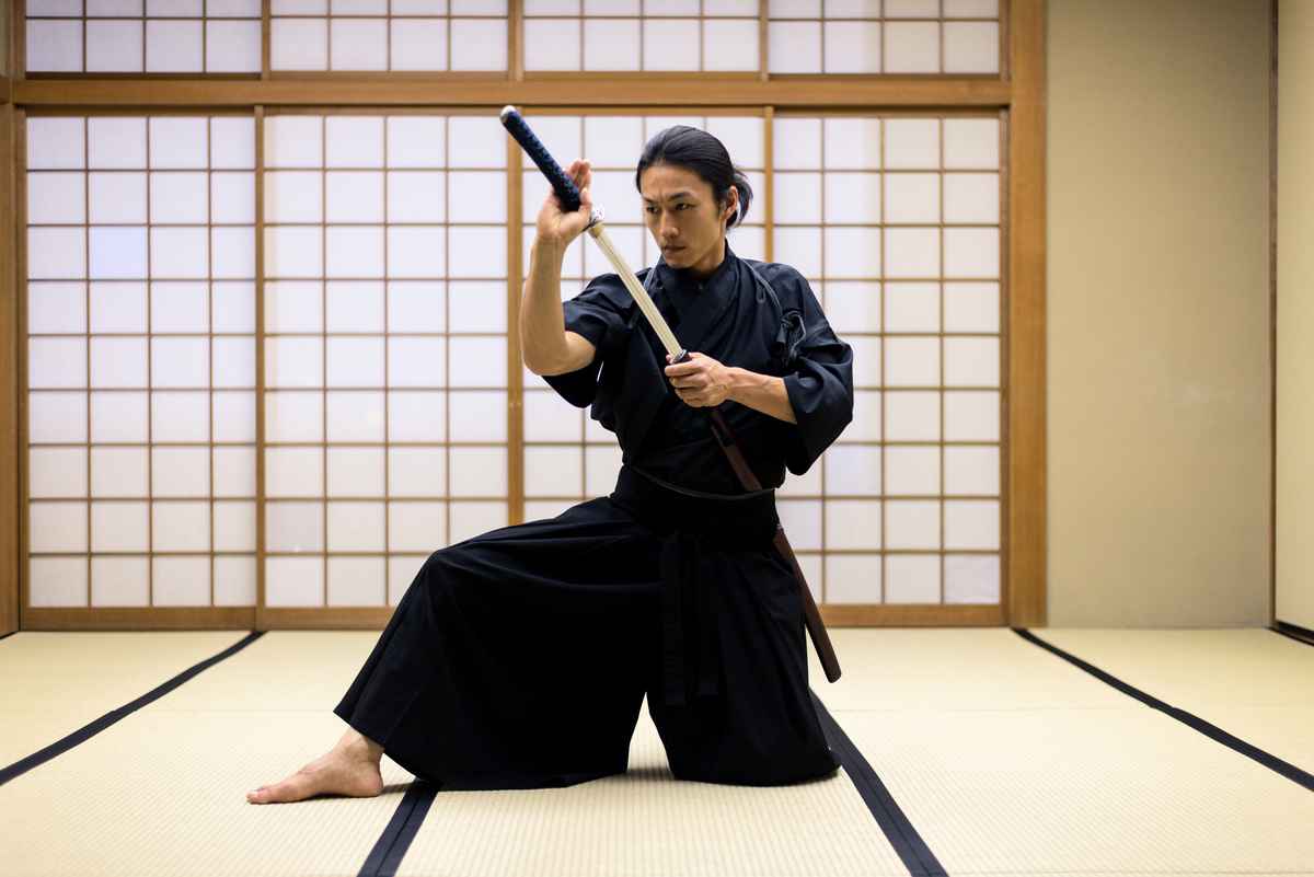 日本劍道的心法修煉重視「莫忘殘心」精神——「摘花在手勿漫心，以備狂風倏來臨。」（Shutterstock）