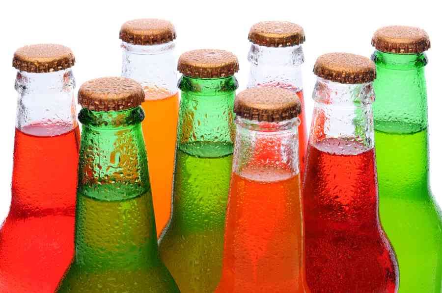 研究：玻璃瓶裝飲品微塑膠含量高於膠樽