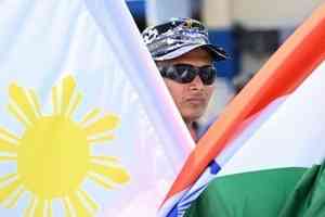 印度菲律賓首次在南海軍演 中共軍艦跟蹤