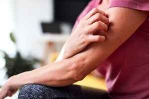 撓痒痒?新研究揭示風險和意想不到的好處