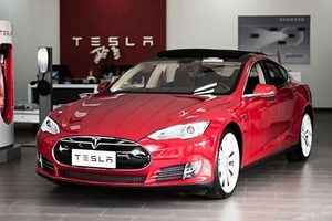 Tesla中國製電動車 11月銷量跌17.8%