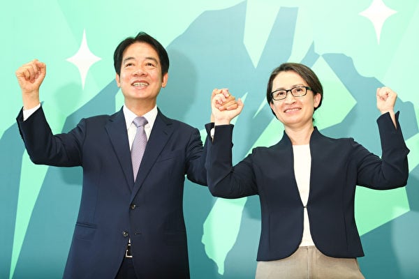 民進黨總統參選人賴清德(左)2023年11月20日在台北競選總部宣布,與前駐美代表蕭美琴(右)成為參選2024總統大選的競選拍檔,蕭美琴在會中表示,「為了我們的國家,我會蹽落去(參與進去)」。(中央社)