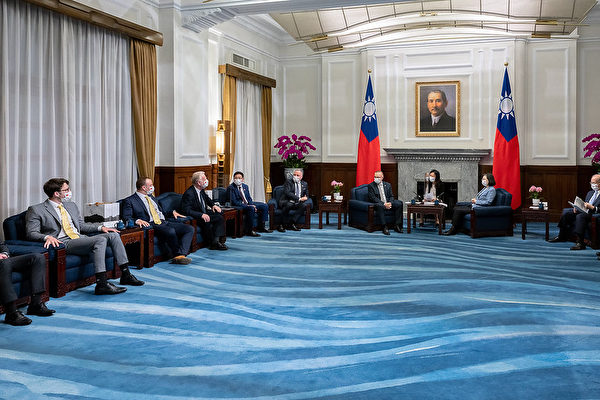 https://images1.epochhk.com/pictures/i-epochtimes-com/3aa34e83eb514e93ac8ef621d841c2f5@1200x1200.jpg?url=https://i.epochtimes.com/assets/uploads/2022/06/id13754093-2206070431412378-600x400.jpg
