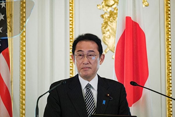 周一（2022年5月23日），美國總統拜登正在日本進行為期三天的訪問，日程包括與日本、印度和澳洲領導人召開「四方安全對話」（Quad）峰會。拜登在東京市中心赤阪離宮（Akasaka Palace）與日本首相岸田（見圖）展開會談並舉行新聞發布會。 （Nicolas Datiche/POOL/AFP）