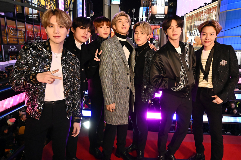 BTS摘2021告示牌音樂獎四獎 刷新自身紀錄
