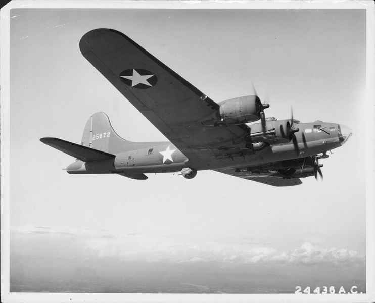達拉斯航展出意外 二戰轟炸機和戰機空中相撞