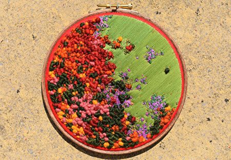 維多利亞的刺繡作品：《秋天的召喚》。（Courtesy of Victoria Rose Richards）