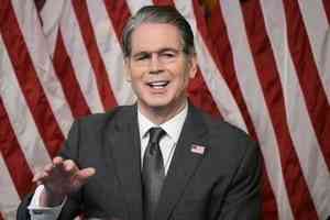 美財長：中共無法經霍爾木茲海峽獲伊朗石油