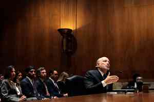 盧特尼克:輝達和北京須遵守H200晶片條款