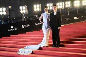 劉嘉玲幽默點評五準影帝外表 頒獎禮全場笑翻