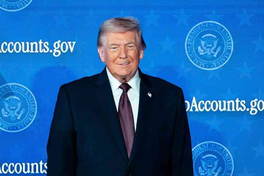 特朗普出席「特朗普帳戶峰會」 打造未來百萬富翁