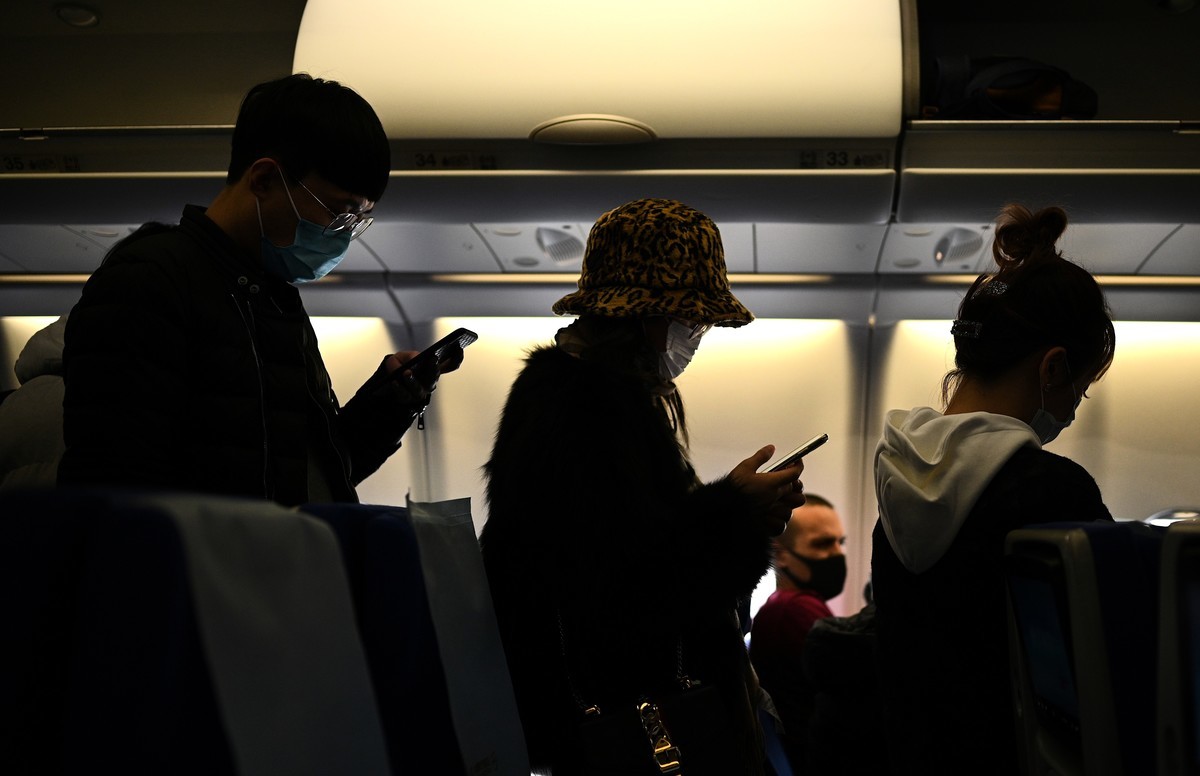 示意圖。圖為2020年11月27日乘客抵達四川省成都雙流國際機場。（NOEL CELIS/AFP via Getty Images）