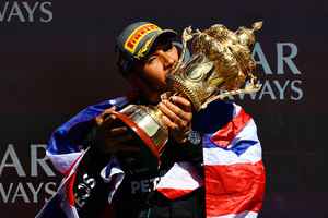 F1英國站：咸美頓銀石第9次登頂 創造歷史