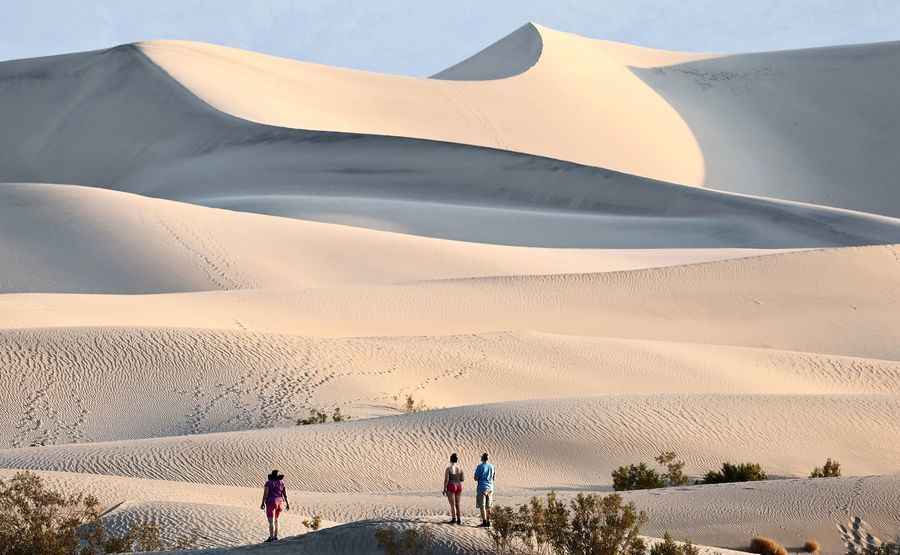 美國死亡谷高溫超50°C 遊客赤腳行走致三度燒傷