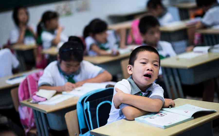 山東臨沭小學老師轉崗高中任教 引發熱議
