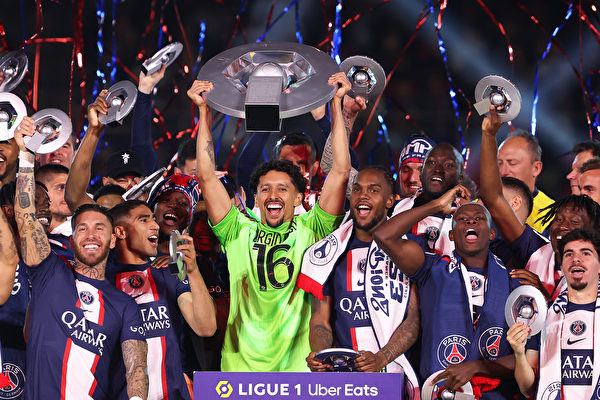 2023年6月3日，2022-2023賽季法甲聯賽迎來了收官戰，巴黎聖日耳門主場爆冷在2:0領先情況下，被克萊蒙3:2逆轉，最終以1分優勢，創紀錄地獲得了球隊歷史上第11個法甲冠軍。（Julian Finney/Getty Images）
