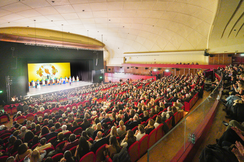 神韻羅馬除夕夜爆滿 神傳文化震撼全場