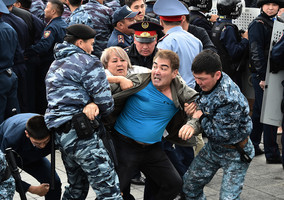 哈薩克斯坦爆發反中共滲透示威 數十人被捕