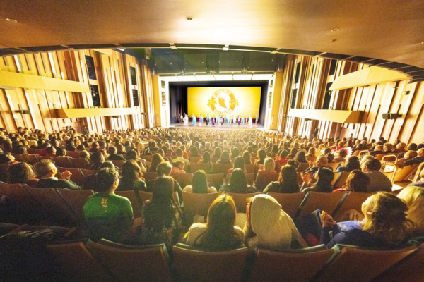 神韻侯斯頓演出大爆滿 市長成忠實粉絲