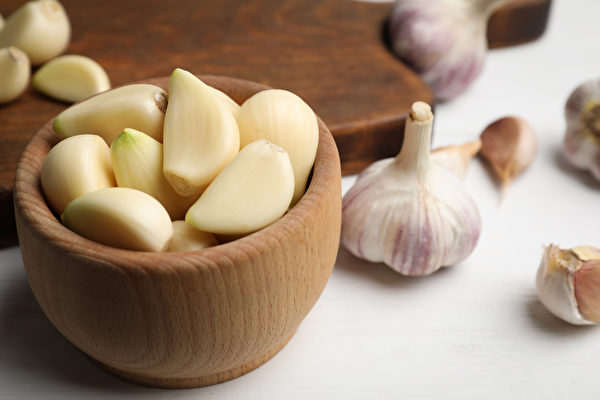 大蒜歷來口碑不錯，具有調味、養生、殺菌等多種功能和用處。（Shutterstock）