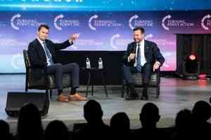 美國副總統主持一期《The Charlie Kirk Show》以紀念摯友
