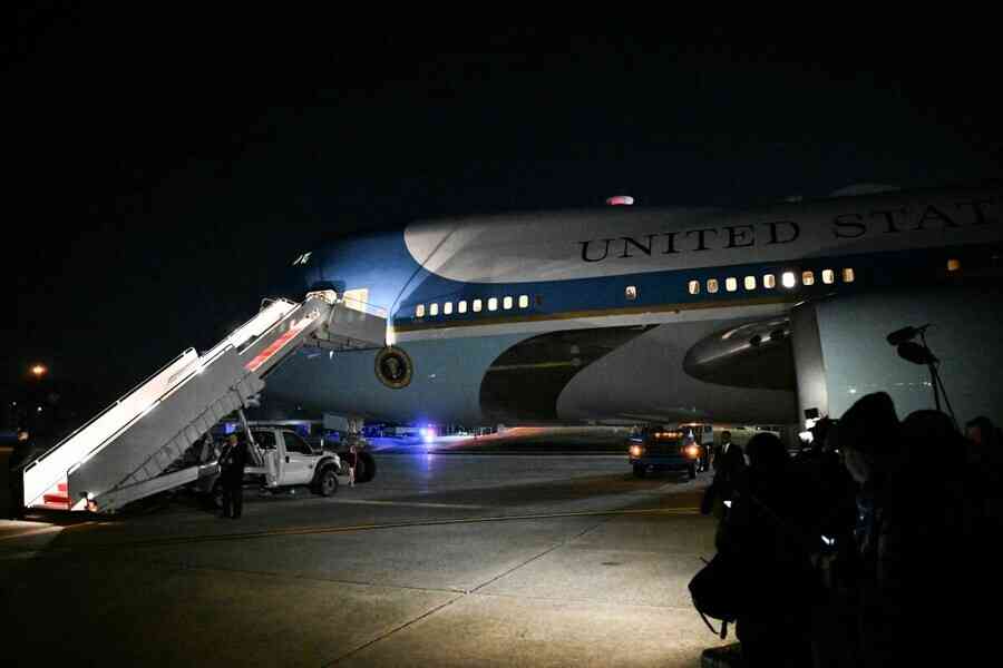 特朗普專機因故折返空軍基地 換機前往達沃斯