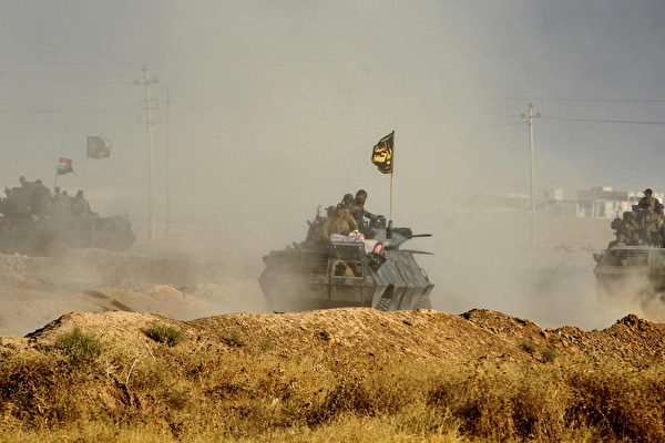 周一（10月17日），聯軍正式向極端組織「伊斯蘭國」（IS）在伊拉克的最後一個據點摩蘇爾發起總攻勢。（AHMAD AL-RUBAYE/AFP/Getty Images）
