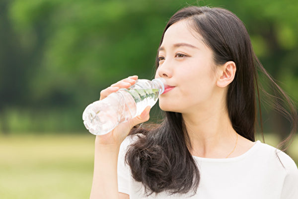 喝冷水或室溫水的七個驚人事實 你一定要了解
