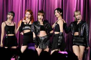 LE SSERAFIM連三作進入Billboard 200前十名