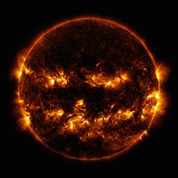 這張圖片是由美國太空總署（NASA）的太陽動力學天文台（Solar Dynamics Observatory）在2014年10月8日所拍攝。（NASA/GSFC/SDO）
