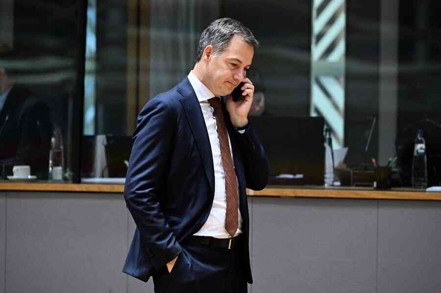 高官訪華每小時被駭135次 比利時推安全手機