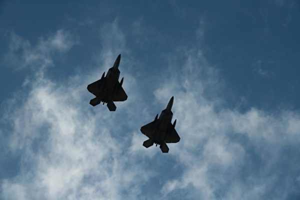 美軍F-22戰機進駐日本沖繩 汰換老舊F-15