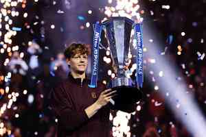 男網：冼拿擊敗阿卡 衛冕年終總決賽冠軍