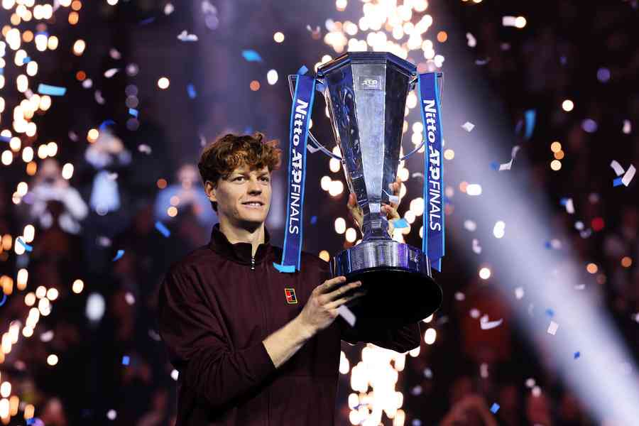 男網：冼拿擊敗阿卡 衛冕年終總決賽冠軍