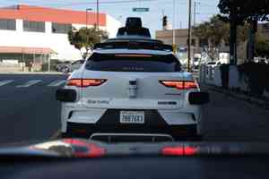 三藩市停電 Waymo自駕車停擺 馬斯克回應