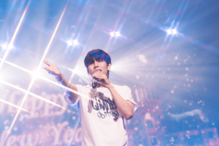 南韓男團INFINITE於2025年2月22日在馬來西亞吉隆坡舉行《INFINITE 15周年限量版世界巡演——吉隆坡站 2025》演唱會。圖為INFINITE成員張東雨 。(Star Planet星藝娛樂提供)