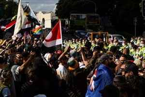 紐西蘭反防疫民眾再與警方爆發衝突