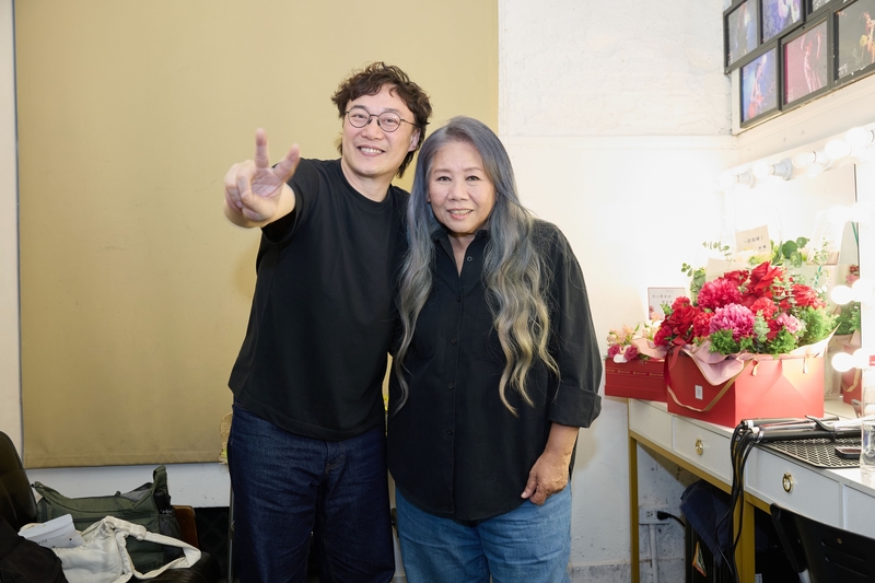 70歲音樂人陳小霞演唱會 陳奕迅赴台求簽名