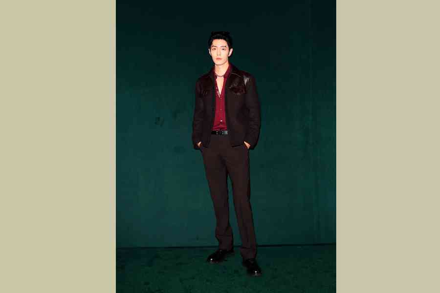 肖戰等四男星微博之夜撞衫 網民：搞成批發了