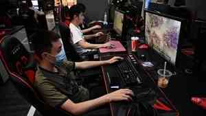 杭州35歲男熬夜打遊戲 「眼中風」近乎失明