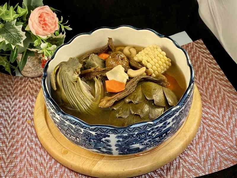 【梁廚美食】雅枝竹甘筍栗子素湯～滋補養氣！